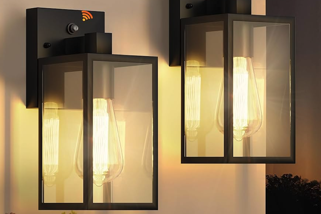 Upgrade Your Outdoor Lighting with Smart Dusk-to-Dawn Sensor Porch Wall Light