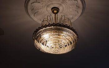 Photo antique silver chandelier