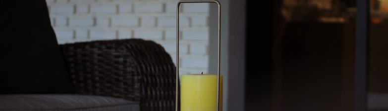 Photo retro 70s amber glass living room lamp